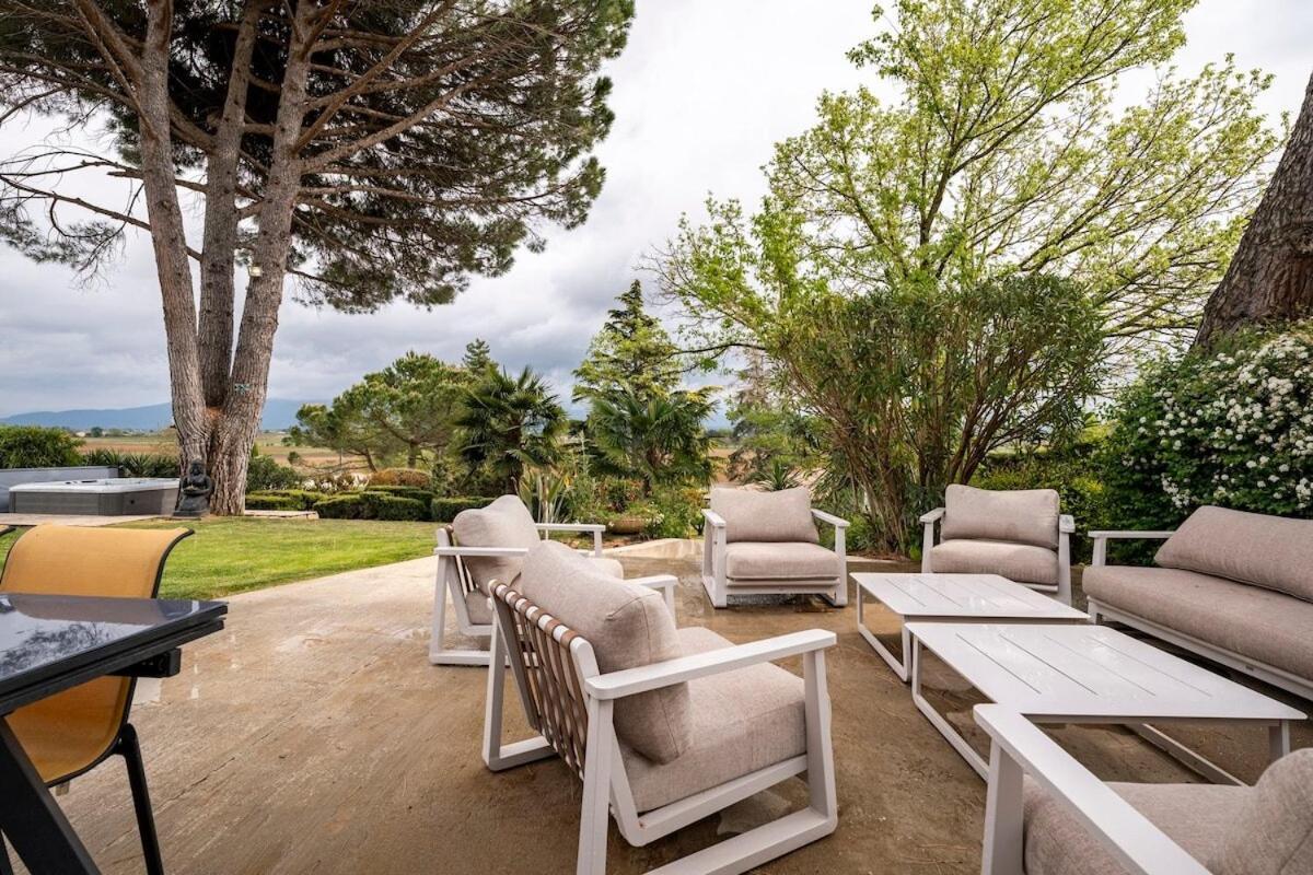 La Villa Moursoise 4 Etoiles Eksteriør billede