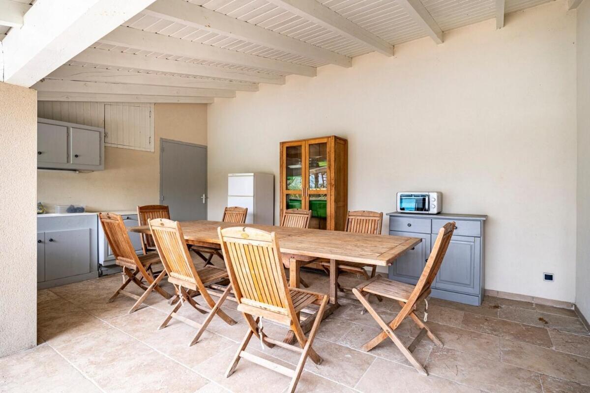 La Villa Moursoise 4 Etoiles Eksteriør billede