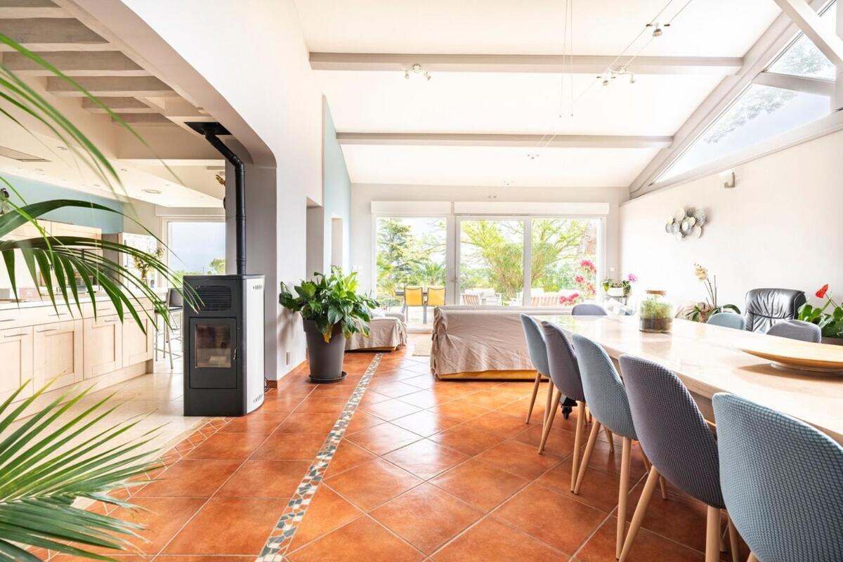 La Villa Moursoise 4 Etoiles Eksteriør billede