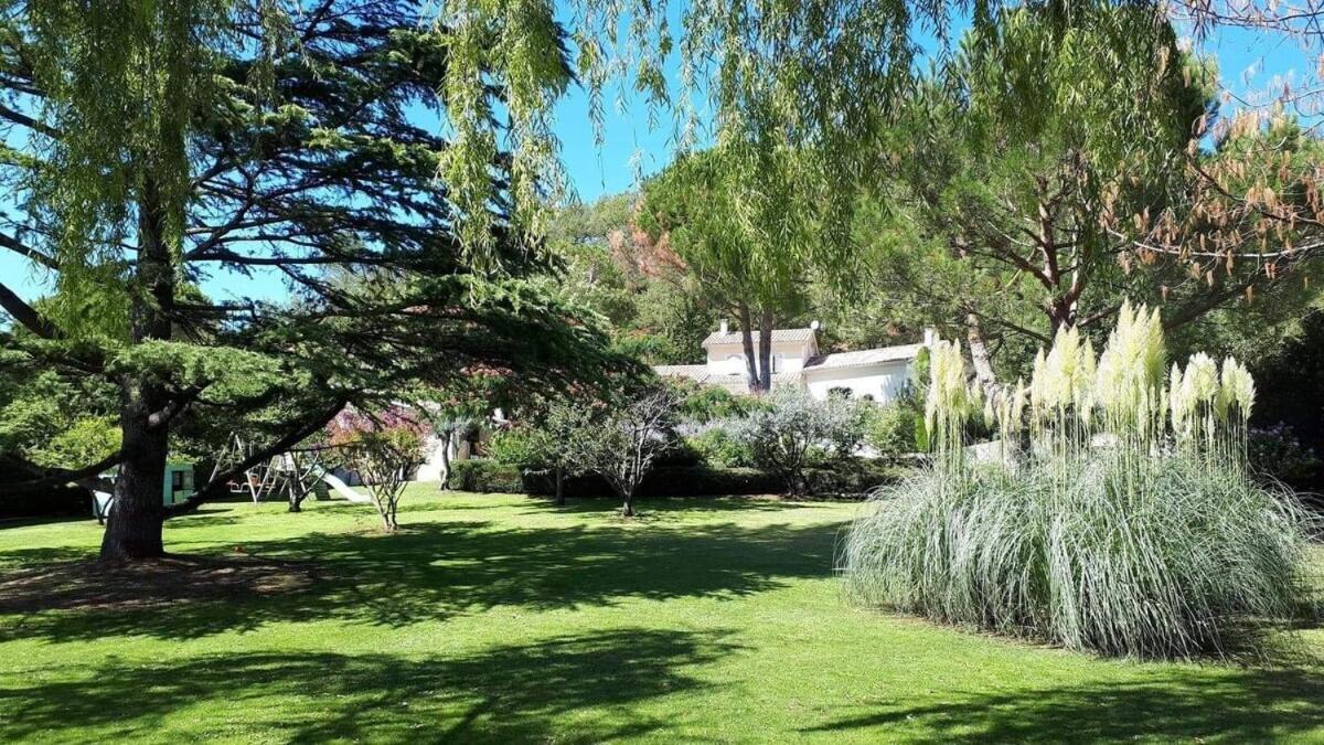 La Villa Moursoise 4 Etoiles Eksteriør billede