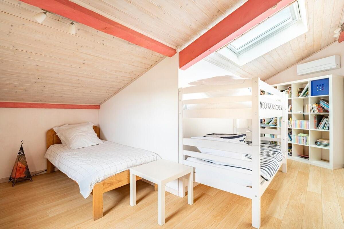 La Villa Moursoise 4 Etoiles Eksteriør billede
